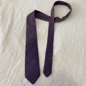 NWT Hermès 100% silk navy blue patterned neck tie